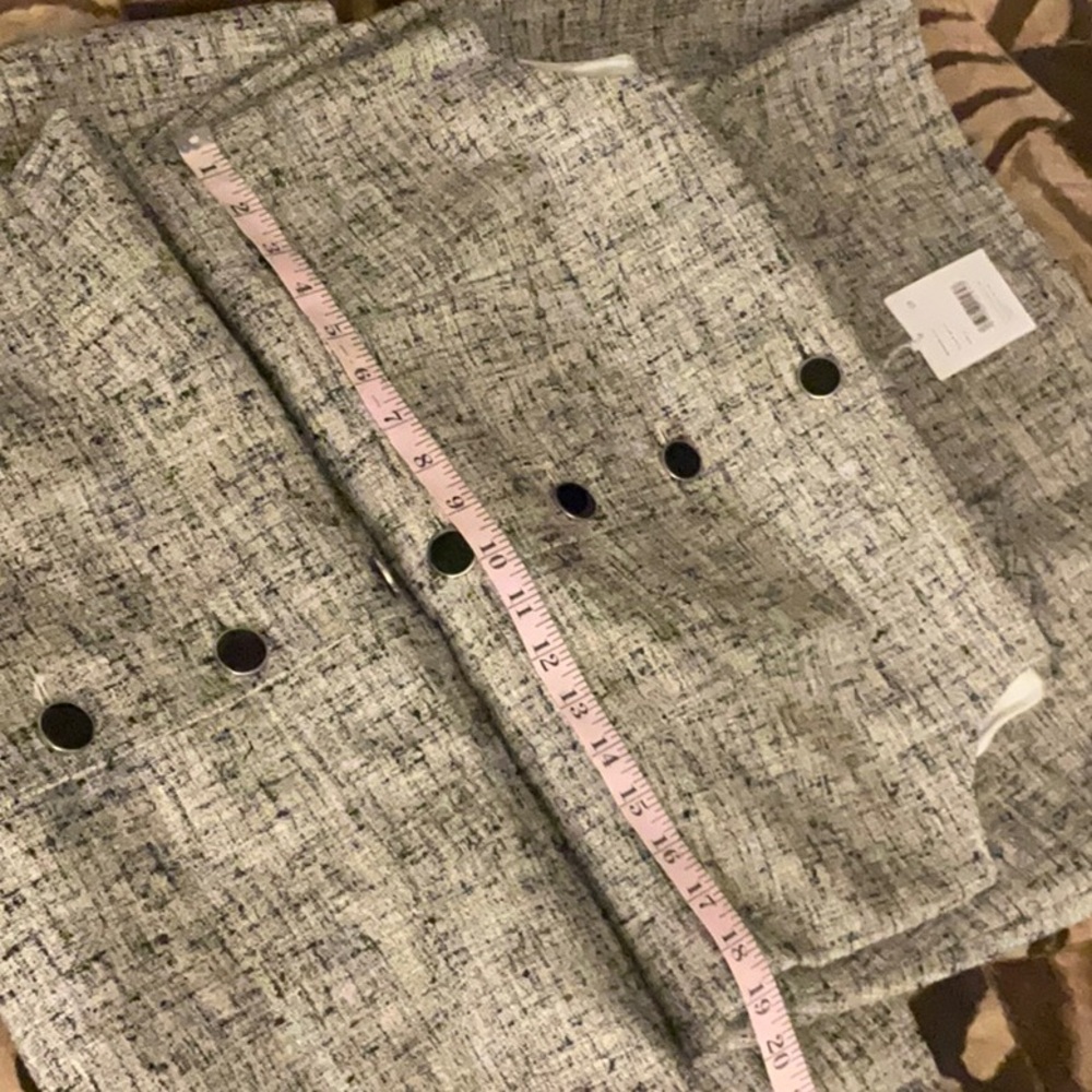 LAFAYETTE 148 NEW YORK
SLEEVELESS BUTTON FR
COLOR: Black Mult
SIZE: 12 & 14 - Picture 14 of 16